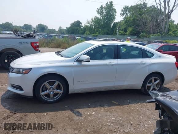 2018 Chevrolet Impala LT z VIN 2G1105S32J9105826, wystawiony jako IAAI lot #42880842 z przebiegiem 48 577 mil mil oraz . Historia ofert i sprzedaży dostępna na DreamBid. Obrazek 14.