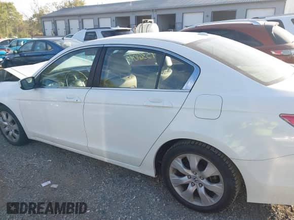 2010 Honda Accord EX-L with VIN 1HGCP2F88AA114133, listed as a IAAI auction lot 43361045 with 197,790 mi miles and . Bid and sale history available at DreamBid. Image 13.