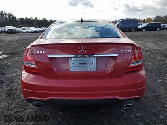2013 Mercedes-Benz C 350 z VIN WDDGJ8JB2DF972458, wystawiony jako Copart lot #82224984 z przebiegiem 135 554 mil mil oraz Szkoda całkowita • Salvage title. Historia ofert i sprzedaży dostępna na DreamBid. Obrazek 6.