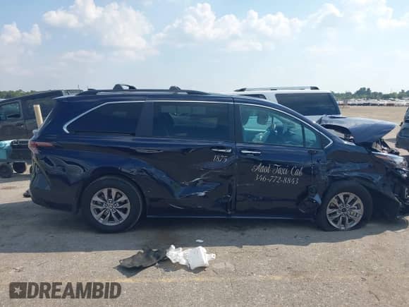 2025 Toyota Sienna XLE z VIN 5TDJRKEC5SS230691, wystawiony jako IAAI lot #43186267 z przebiegiem 46 112 mil mil oraz . Historia ofert i sprzedaży dostępna na DreamBid. Obrazek 13.