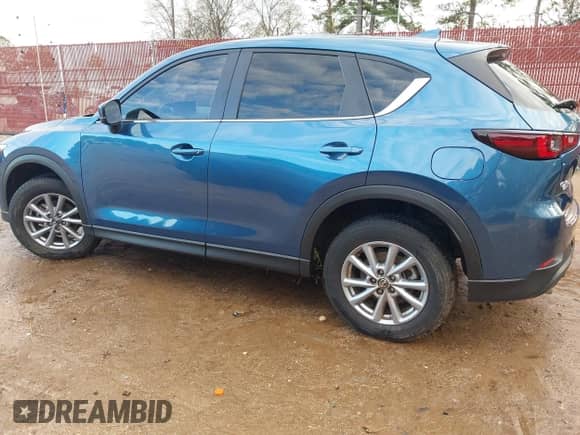 2023 Mazda CX-5 S Carbon Edition z VIN JM3KFBCM2P0235177, wystawiony jako IAAI lot #41209889 z przebiegiem 15 588 mil mil oraz . Historia ofert i sprzedaży dostępna na DreamBid. Obrazek 3.
