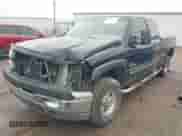 2003 Chevrolet Silverado 2500HD LT z VIN 1GCHK29123E277518, wystawiony jako IAAI lot #41465803 z przebiegiem Nie podano mil oraz . Historia ofert i sprzedaży dostępna na DreamBid. Obrazek 2.