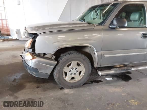 2006 Chevrolet Silverado 1500 LT3 z VIN 2GCEK13T661134570, wystawiony jako IAAI lot #43357401 z przebiegiem 238 723 mil mil oraz . Historia ofert i sprzedaży dostępna na DreamBid. Obrazek 6.