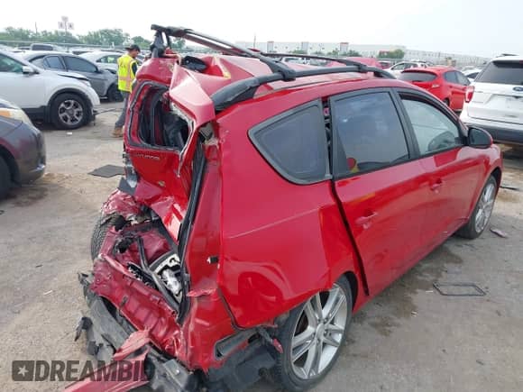 2012 Hyundai Elantra SE z VIN KMHDC8AE2CU146541, wystawiony jako IAAI lot #42273786 z przebiegiem 138 719 mil mil oraz . Historia ofert i sprzedaży dostępna na DreamBid. Obrazek 4.