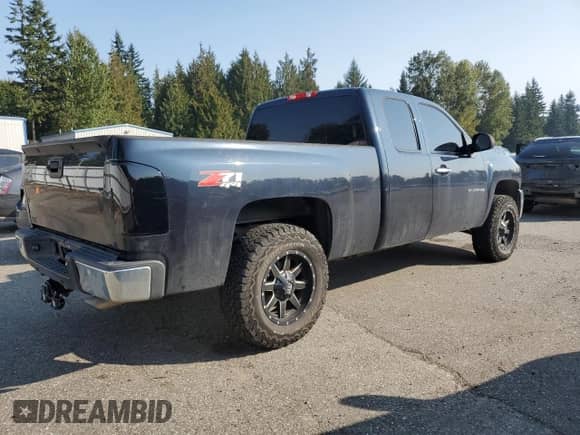 2013 Chevrolet Silverado 1500 LT z VIN 1GCRKSE79DZ215929, wystawiony jako Copart lot #83750135 z przebiegiem 163 596 mil mil oraz Szkoda całkowita • Salvage title. Historia ofert i sprzedaży dostępna na DreamBid. Obrazek 3.