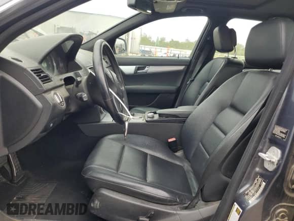 2008 Mercedes-Benz C 300 Sport с VIN WDDGF81X68F137529, выставлен на аукционе Copart как лот 81413415 с пробегом 229 408 миль миль и Чистый • Clean title. История ставок и продаж доступна на DreamBid. Изображение 7.
