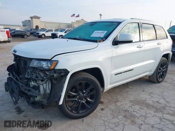 2017 Jeep Grand Cherokee Laredo с VIN 1C4RJEAG1HC720656, выставлен на аукционе IAAI как лот 42263500 с пробегом 184 239 миль миль и . История ставок и продаж доступна на DreamBid. Изображение 2.