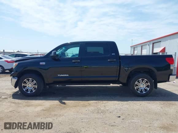 2008 Toyota Tundra с VIN 5TFDV54158X059020, выставлен на аукционе IAAI как лот 42799423 с пробегом 154 796 миль миль и . История ставок и продаж доступна на DreamBid. Изображение 14.