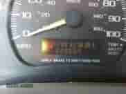 2003 Chevrolet Astro z VIN 1GNDM19X93B124361, wystawiony jako Copart lot #48821115 z przebiegiem 220 554 mil mil oraz Czysty tytuł • Clean title. Historia ofert i sprzedaży dostępna na DreamBid. Obrazek 9.