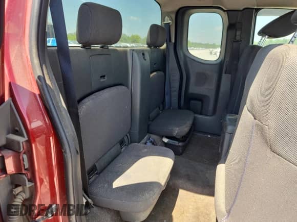 2018 Nissan Frontier S z VIN 1N6BD0CTXJN719924, wystawiony jako Copart lot #64129365 z przebiegiem Nie podano mil oraz Szkoda całkowita • Salvage title. Historia ofert i sprzedaży dostępna na DreamBid. Obrazek 10.