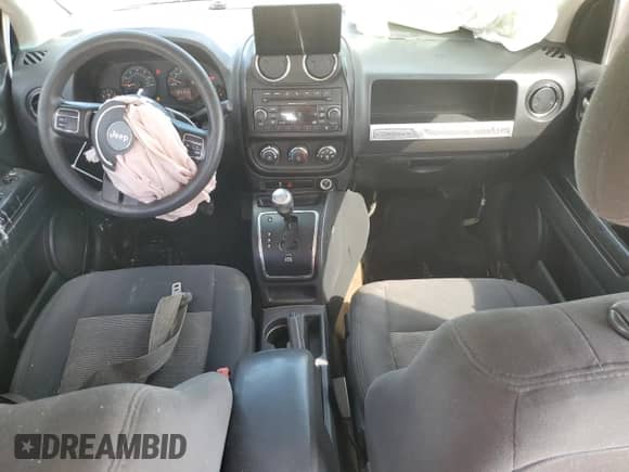2016 Jeep Compass Sport с VIN 1C4NJDBBXGD566744, выставлен на аукционе Copart как лот 82748415 с пробегом 184 493 миль миль и Чистый • Clean title. История ставок и продаж доступна на DreamBid. Изображение 8.