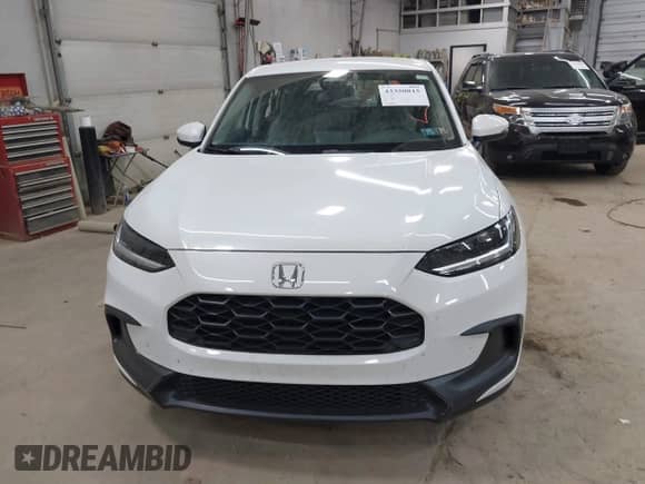 2024 Honda HR-V LX z VIN 3CZRZ2H35RM719109, wystawiony jako IAAI lot #43350815 z przebiegiem 29 816 mil mil oraz . Historia ofert i sprzedaży dostępna na DreamBid. Obrazek 13.