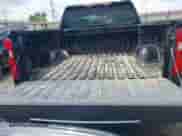 2020 Chevrolet Silverado 1500 Custom z VIN 3GCPWBEH4LG334717, wystawiony jako IAAI lot #42671193 z przebiegiem 215 397 mil mil oraz . Historia ofert i sprzedaży dostępna na DreamBid. Obrazek 18.
