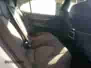 2021 Toyota Camry LE z VIN 4T1C11AK8MU592841, wystawiony jako Copart lot #80347815 z przebiegiem 135 593 mil mil oraz Szkoda całkowita • Salvage title. Historia ofert i sprzedaży dostępna na DreamBid. Obrazek 10.