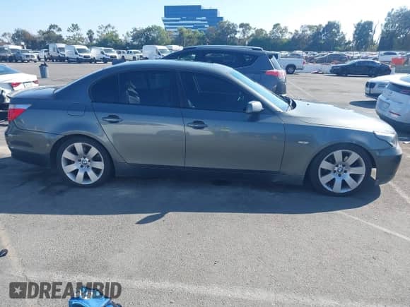 2006 BMW 5 Series 530i с VIN WBANE73556CM38072, выставлен на аукционе IAAI как лот 43353040 с пробегом 201 616 миль миль и . История ставок и продаж доступна на DreamBid. Изображение 13.