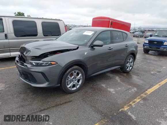 2024 Dodge Hornet R/T with VIN ZACPDFCWXR3A25038, listed as a IAAI auction lot 42852217 with 31,348 mi miles and . Bid and sale history available at DreamBid. Image 20.