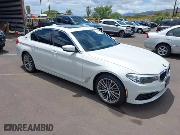 2019 BMW 5 Series 530e с VIN WBAJA9C56KB254619, выставлен на аукционе IAAI как лот 42455406 с пробегом 25 711 миль миль и . История ставок и продаж доступна на DreamBid. Изображение 1.