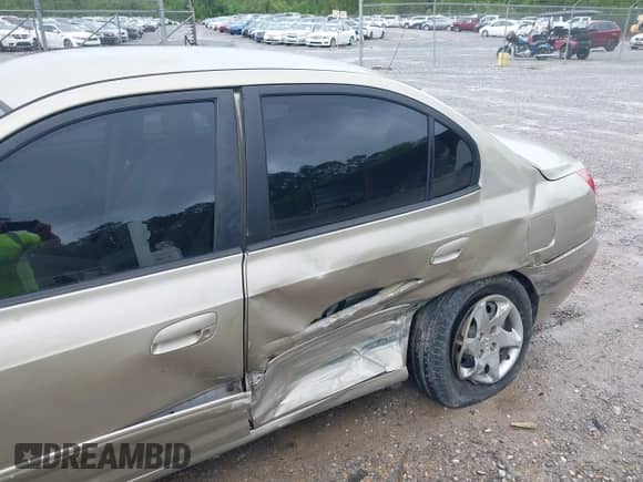 2006 Hyundai Elantra GLS with VIN KMHDN46D66U348841, listed as a IAAI auction lot 42928538 with 190,548 mi miles and . Bid and sale history available at DreamBid. Image 6.