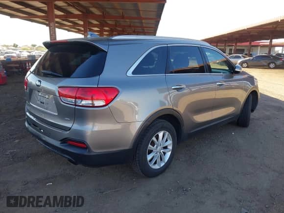 2018 Kia Sorento L with VIN 5XYPG4A35JG413425, listed as a IAAI auction lot 43383687 with 153,635 mi miles and . Bid and sale history available at DreamBid. Image 4.