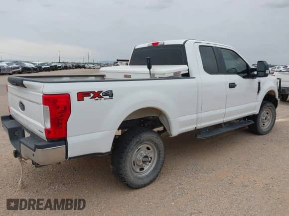 2019 Ford F-250 XL z VIN 1FT7X2B61KEC45063, wystawiony jako IAAI lot #43139776 z przebiegiem 134 983 mil mil oraz . Historia ofert i sprzedaży dostępna na DreamBid. Obrazek 13.