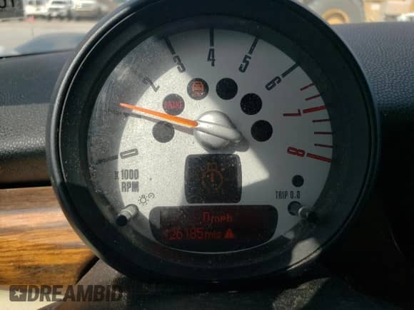 2012 MINI Hardtop с VIN WMWSU3C5XCT184918, выставлен на аукционе Copart как лот 59039755 с пробегом 126 185 миль миль и Списание • Salvage title. История ставок и продаж доступна на DreamBid. Изображение 9.