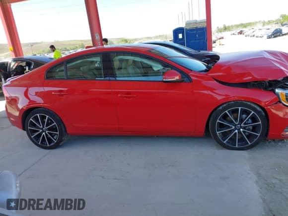 2018 Volvo S60 Dynamic с VIN YV140MTL8J2460974, выставлен на аукционе IAAI как лот 41535457 с пробегом 59 272 миль миль и . История ставок и продаж доступна на DreamBid. Изображение 13.