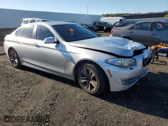 2012 BMW 5 Series 528i xDrive with VIN WBAXH5C53CDW04471, listed as a Copart auction lot 71807315 with 72,801 mi miles and Salvage title. Bid and sale history available at DreamBid. Image 4.