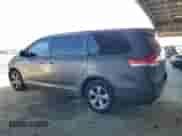 2012 Toyota Sienna z VIN 5TDKA3DC5CS009547, wystawiony jako Copart lot #70213395 z przebiegiem 197 642 mil mil oraz Szkoda całkowita • Salvage title. Historia ofert i sprzedaży dostępna na DreamBid. Obrazek 2.