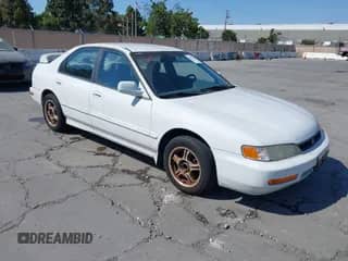 1997 Honda Accord с VIN 1HGCE6641VA022989, выставлен на аукционе IAAI как лот 42478205 с пробегом 123 353 миль миль и . История ставок и продаж доступна на DreamBid. Изображение 1.