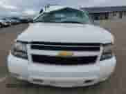 2013 Chevrolet Tahoe LS with VIN 1GNSKAE0XDR139109, listed as a Copart auction lot 53398915 with 141,747 mi miles and Salvage title. Bid and sale history available at DreamBid. Image 5.