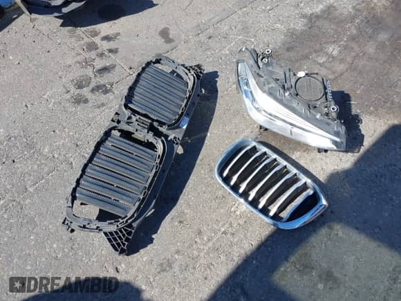 2018 BMW X3 xDrive30i with VIN 5UXTR9C52JLD71418, listed as a IAAI auction lot 43290842 with 59,044 mi miles and . Bid and sale history available at DreamBid. Image 12.