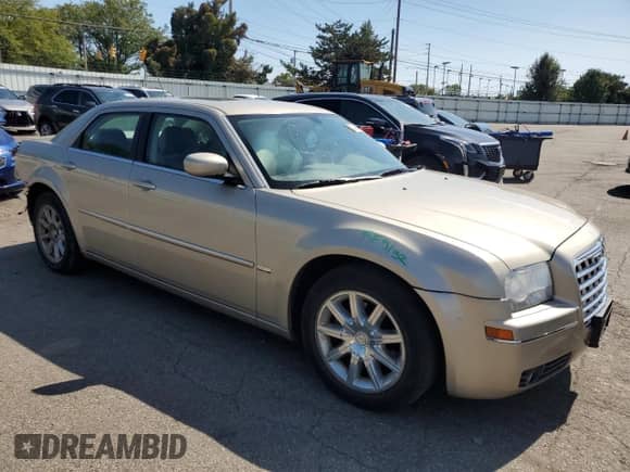 2008 Chrysler 300 Touring с VIN 2C3LA53G88H177438, выставлен на аукционе Copart как лот 70309965 с пробегом 118 718 миль миль и Списание • Salvage title. История ставок и продаж доступна на DreamBid. Изображение 4.