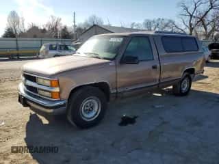 1995 Chevrolet Silverado 2500 z VIN 1GCFC24KXSZ271266, wystawiony jako Copart lot #87375274 z przebiegiem 120 158 mil mil oraz Szkoda całkowita • Salvage title. Historia ofert i sprzedaży dostępna na DreamBid. Obrazek 1.