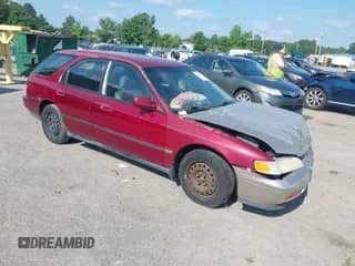 1994 Honda Accord LX z VIN 1HGCE1822RA000651, wystawiony jako IAAI lot #42607728 z przebiegiem 90 703 mil mil oraz . Historia ofert i sprzedaży dostępna na DreamBid. Obrazek 1.