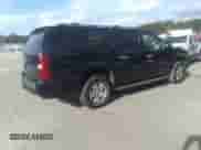 2010 Chevrolet Suburban LT z VIN 1GNUCJE01AR196820, wystawiony jako IAAI lot #40713946 z przebiegiem 234 838 mil mil oraz . Historia ofert i sprzedaży dostępna na DreamBid. Obrazek 4.