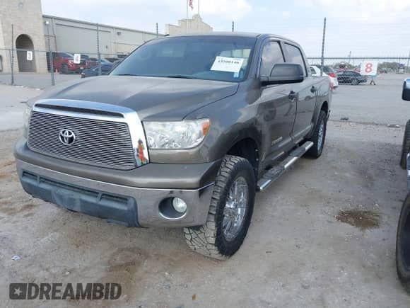 2012 Toyota Tundra с VIN 5TFEM5F10CX038282, выставлен на аукционе IAAI как лот 43500146 с пробегом 195 032 миль миль и . История ставок и продаж доступна на DreamBid. Изображение 2.