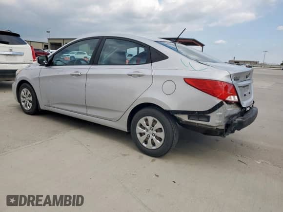 2016 Hyundai Accent SE z VIN KMHCT4AE7GU111763, wystawiony jako Copart lot #89890535 z przebiegiem 81 988 mil mil oraz Szkoda całkowita • Salvage title. Historia ofert i sprzedaży dostępna na DreamBid. Obrazek 2.