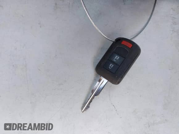 2021 Mitsubishi Outlander ES z VIN JA4APUAU2MU000390, wystawiony jako IAAI lot #41980191 z przebiegiem 61 912 mil mil oraz . Historia ofert i sprzedaży dostępna na DreamBid. Obrazek 11.