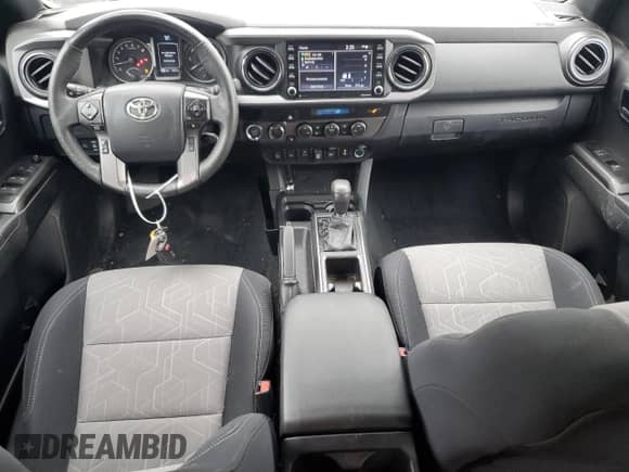 2023 Toyota Tacoma SR5 z VIN 3TYDZ5BN6PT037126, wystawiony jako Copart lot #71999225 z przebiegiem 53 573 mil mil oraz Szkoda całkowita • Salvage title. Historia ofert i sprzedaży dostępna na DreamBid. Obrazek 8.