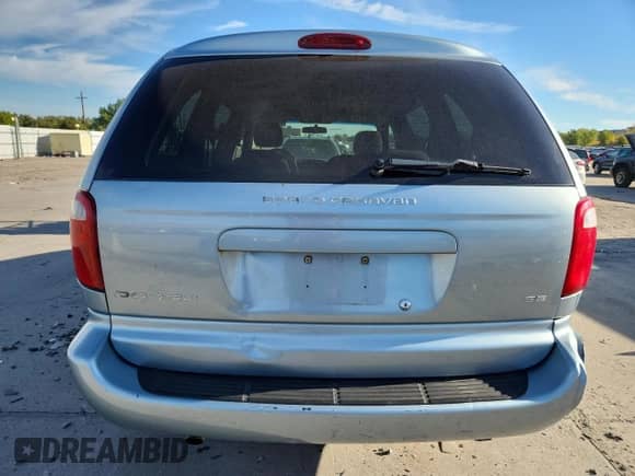 2005 Dodge Caravan SE with VIN 2D4GP24R25R362331, listed as a Copart auction lot 84256985 with 292,671 mi miles and Salvage title. Bid and sale history available at DreamBid. Image 6.
