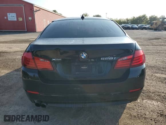 2013 BMW 5 Series 528i xDrive with VIN WBAXH5C55DD108119, listed as a Copart auction lot 71697275 with 162,498 mi miles and Clean title. Bid and sale history available at DreamBid. Image 6.