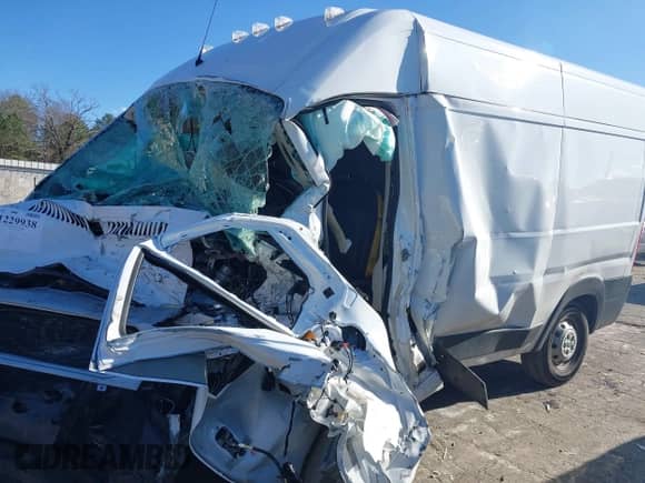 2020 Ram ProMaster Cargo z VIN 3C6TRVBG8LE127219, wystawiony jako IAAI lot #41229938 z przebiegiem Nie podano mil oraz . Historia ofert i sprzedaży dostępna na DreamBid. Obrazek 14.