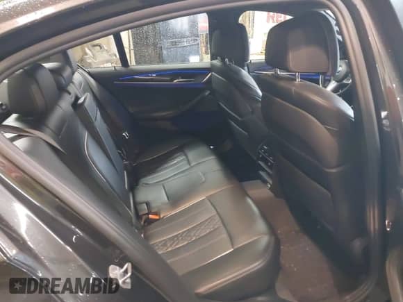 2018 BMW 5 Series M550i xDrive с VIN WBAJB9C53JB049920, выставлен на аукционе IAAI как лот 42216748 с пробегом 53 036 миль миль и . История ставок и продаж доступна на DreamBid. Изображение 8.