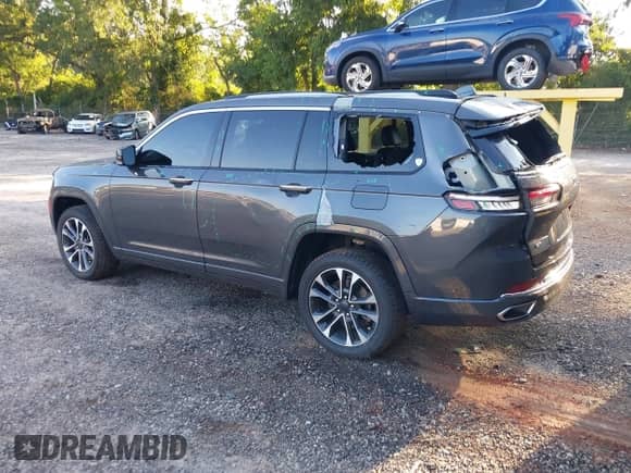 2023 Jeep Grand Cherokee Overland z VIN 1C4RJJDG5P8705891, wystawiony jako IAAI lot #42757590 z przebiegiem 118 631 mil mil oraz . Historia ofert i sprzedaży dostępna na DreamBid. Obrazek 3.