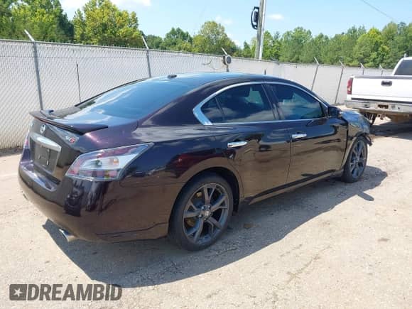 2014 Nissan Maxima SV z VIN 1N4AA5AP1EC476747, wystawiony jako IAAI lot #42981244 z przebiegiem 112 792 mil mil oraz . Historia ofert i sprzedaży dostępna na DreamBid. Obrazek 4.