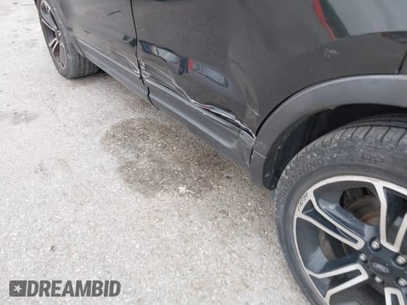 2013 Ford Explorer Sport z VIN 1FM5K8GT1DGC37748, wystawiony jako IAAI lot #40051130 z przebiegiem 179 793 mil mil oraz . Historia ofert i sprzedaży dostępna na DreamBid. Obrazek 6.