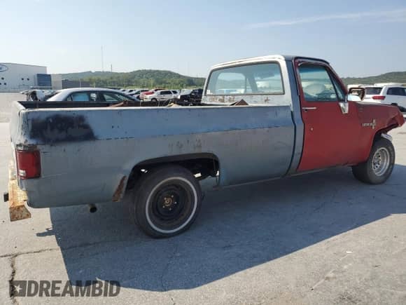 1983 Chevrolet Silverado 1500 с VIN 1GCCC14HXDF323954, выставлен на аукционе Copart как лот 70891605 с пробегом 100 834 миль миль и Списание • Salvage title. История ставок и продаж доступна на DreamBid. Изображение 3.