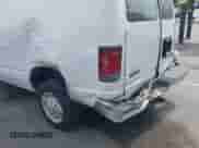 2009 Ford Econoline Cargo Commercial z VIN 1FTNE14W09DA38068, wystawiony jako IAAI lot #41690071 z przebiegiem 182 337 mil mil oraz . Historia ofert i sprzedaży dostępna na DreamBid. Obrazek 13.