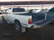 2000 Toyota Tacoma PreRunner with VIN 4TASN92N9YZ607847, listed as a IAAI auction lot 43336214 with 289,752 mi miles and . Bid and sale history available at DreamBid. Image 3.