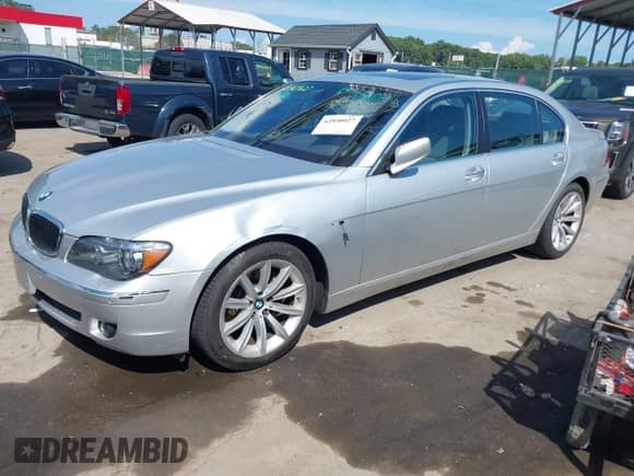 2007 BMW 7 Series 750Li с VIN WBAHN83567DT76390, выставлен на аукционе IAAI как лот 42930927 с пробегом 80 741 миль миль и . История ставок и продаж доступна на DreamBid. Изображение 2.